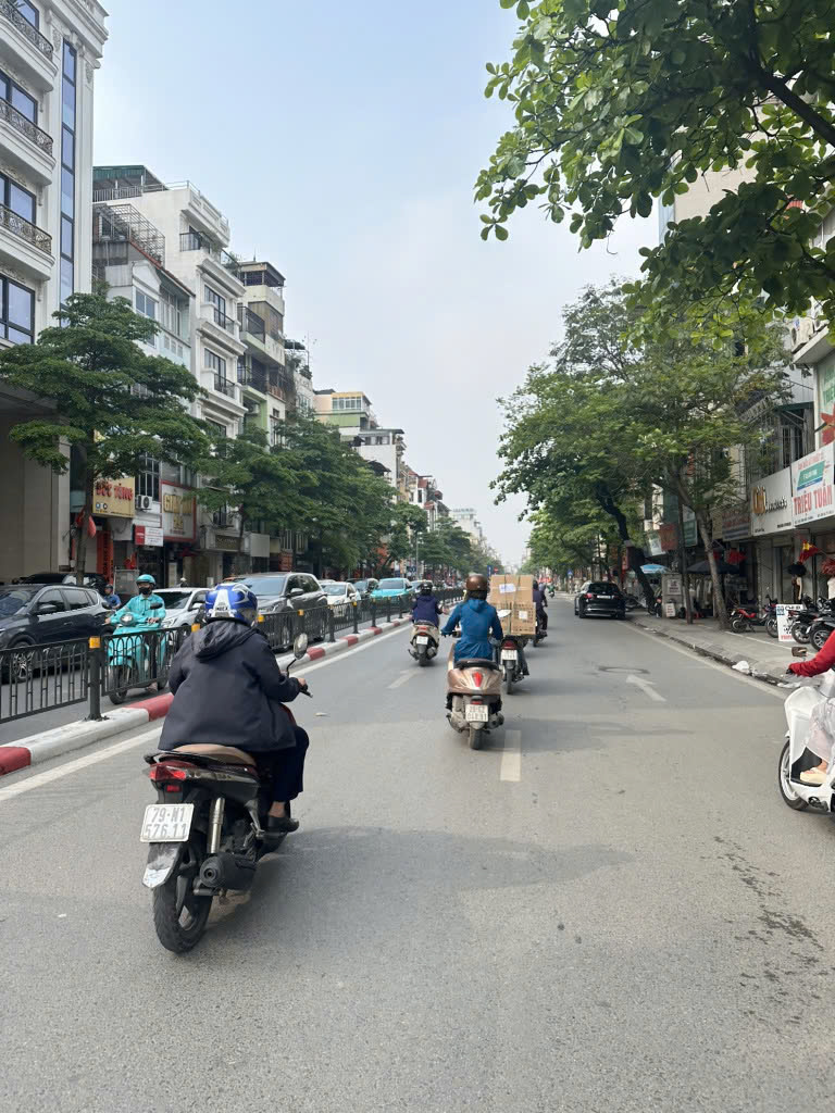 NHÀ TÔN ĐỨC THẮNG, THANG MÁY, CÁCH 1 NHÀ RA MẶT PHỐ. DT: 34.9/40M2, 7T, 13.4 tỷ. - Ảnh chính